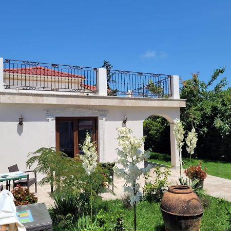 Vila Caviar Hotel Sulina Bagian luar foto