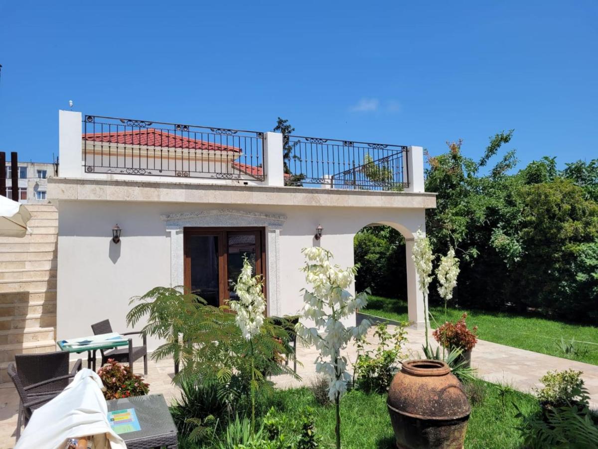 Vila Caviar Hotel Sulina Bagian luar foto