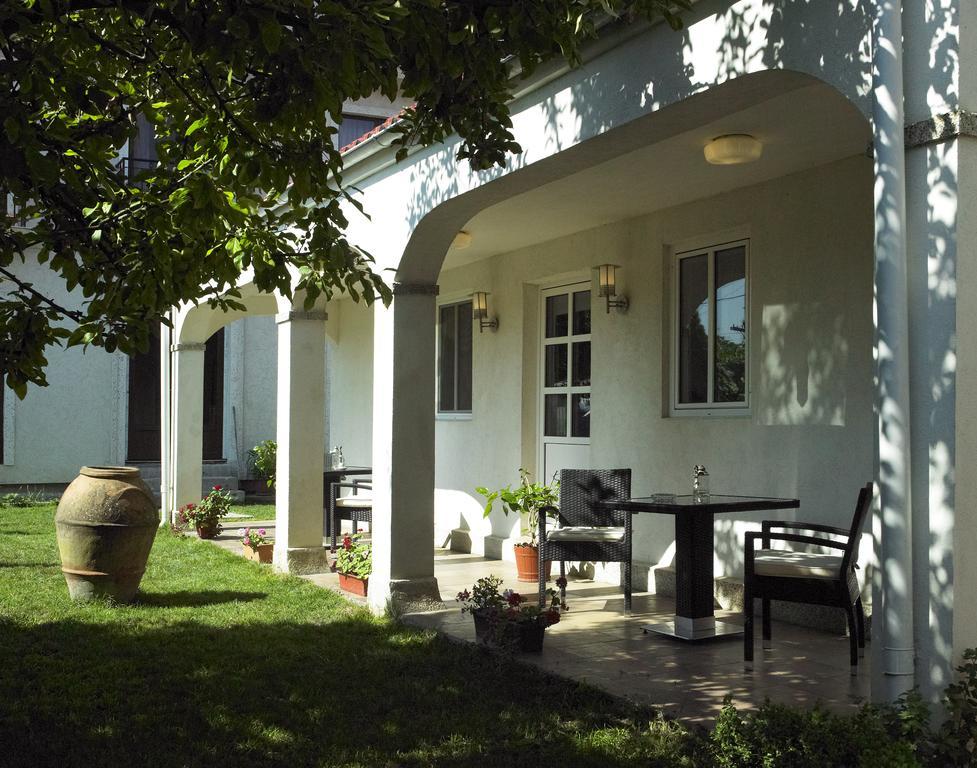 Vila Caviar Hotel Sulina Bagian luar foto