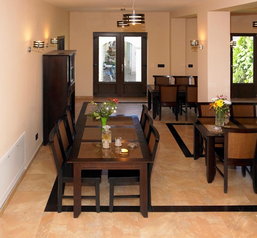 Vila Caviar Hotel Sulina Bagian luar foto